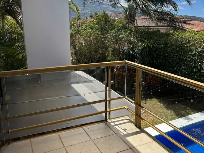 VENTA DE CASA EN VALLE DEL SOL - SANTA ANA
