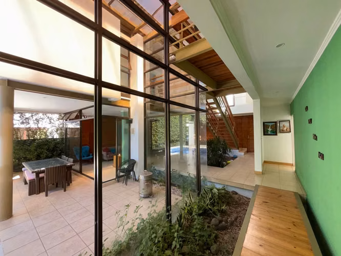 VENTA DE CASA EN VALLE DEL SOL - SANTA ANA