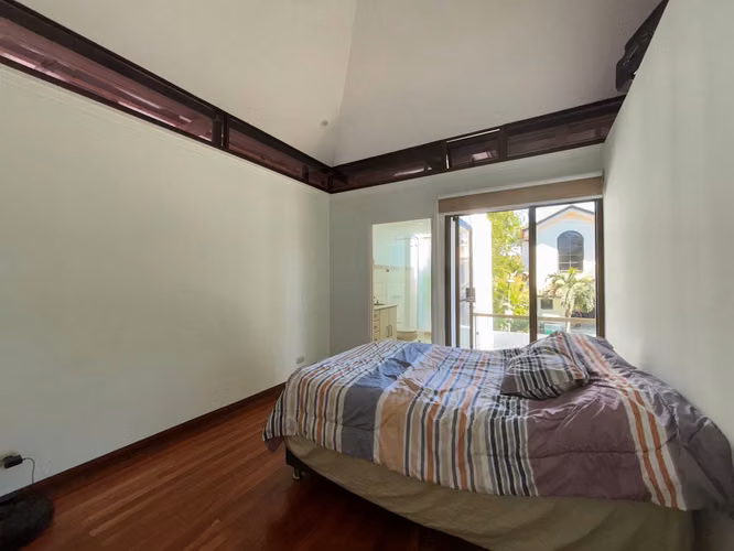 VENTA DE CASA EN VALLE DEL SOL - SANTA ANA