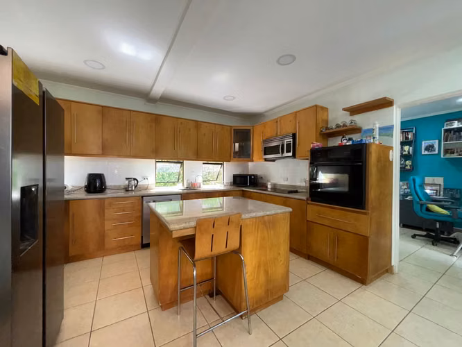VENTA DE CASA EN VALLE DEL SOL - SANTA ANA