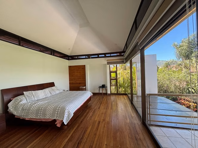VENTA DE CASA EN VALLE DEL SOL - SANTA ANA