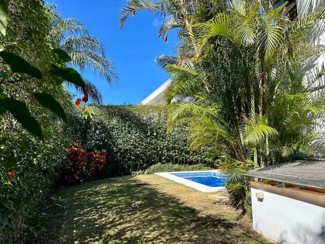 VENTA DE CASA EN VALLE DEL SOL - SANTA ANA