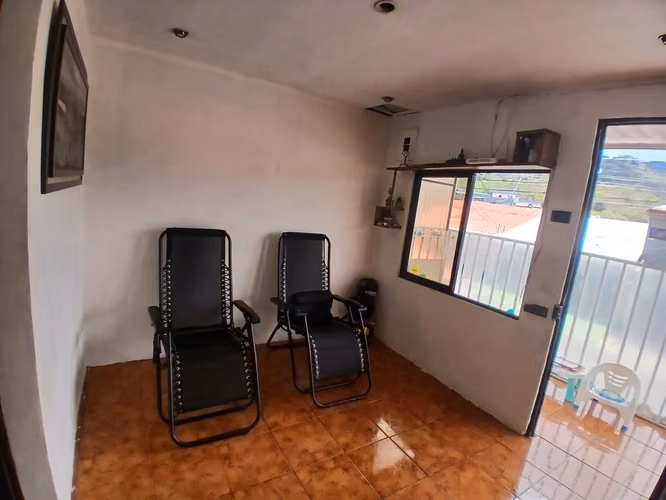 Venta de propiedad con 2 casas y apartamento en Higuito, San Miguel, Desamparados -EU