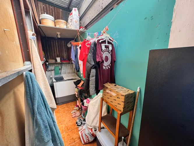 Venta de propiedad con 2 casas y apartamento en Higuito, San Miguel, Desamparados -EU