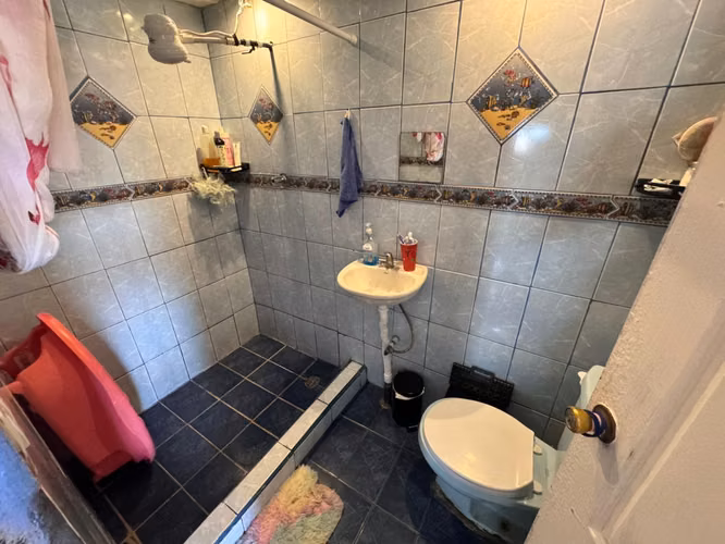 Venta de propiedad con 2 casas y apartamento en Higuito, San Miguel, Desamparados -EU