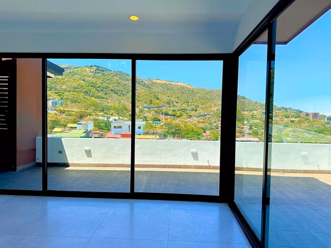 Lujo y Amplitud: Penthouse de 380 m² en el Corazón de Escazú - Imagen 10
