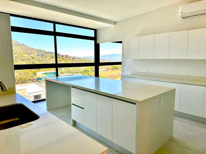 Lujo y Amplitud: Penthouse de 380 m² en el Corazón de Escazú - Imagen 6