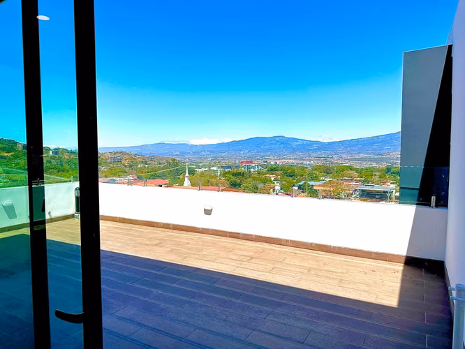 Lujo y Amplitud: Penthouse de 380 m² en el Corazón de Escazú - Imagen 3