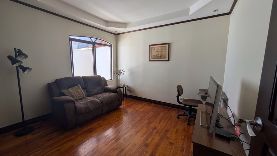 Se vende casa de dos pisos en Lomas de Ayarco -Curridabat - Imagen 19