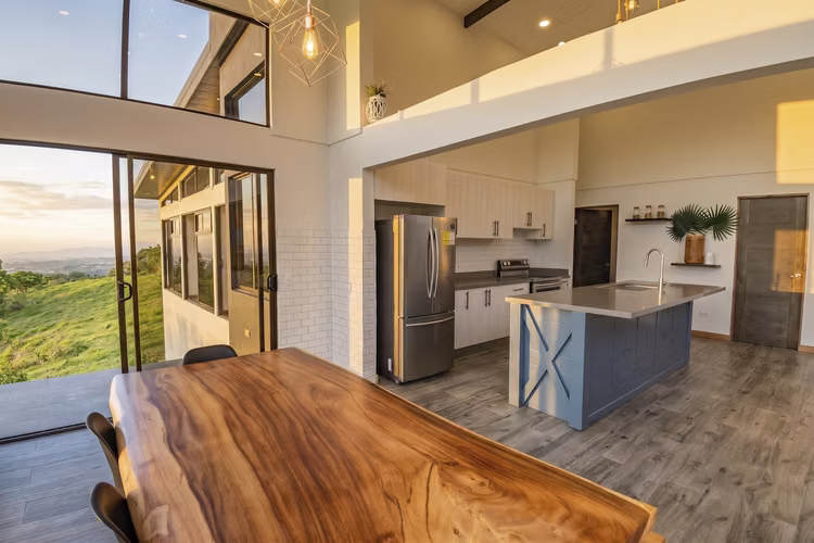 Hermosa Casa de Montaña en Venta en Coronado, Cascajal