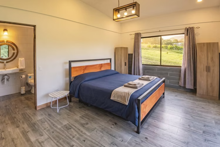 Hermosa Casa de Montaña en Venta en Coronado, Cascajal