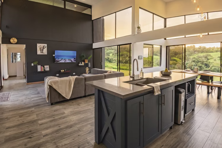 Hermosa Casa de Montaña en Venta en Coronado, Cascajal