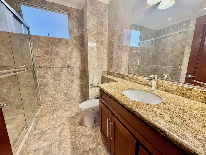 ESCAZU! APARTAMENTO AMPLIO AMUEBLADO DE 2 HAB/2.5BAÑOS/2PARQUEOS/TERRAZA