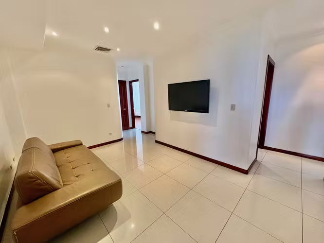 ESCAZU! APARTAMENTO AMPLIO AMUEBLADO DE 4 HAB/3.5BAÑOS/2PARQUEOS/VISTAS