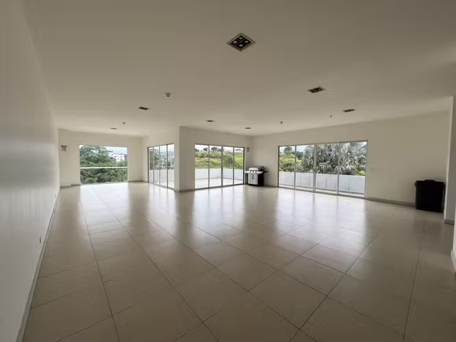 Apartamento amueblado tres dormitorios en La Sabana
