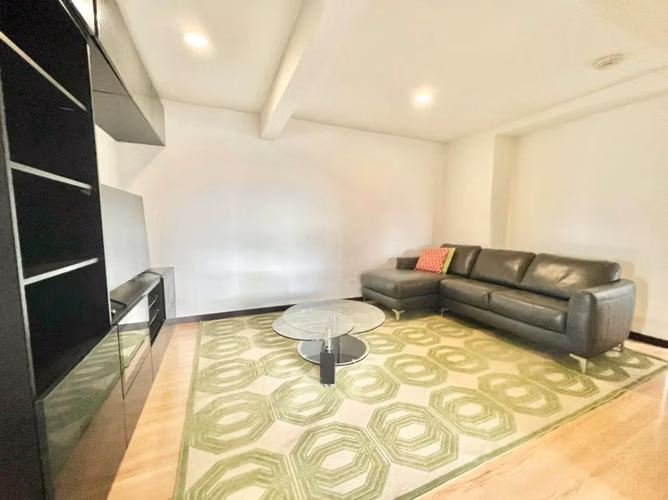 Apartamento amueblado tres dormitorios en La Sabana