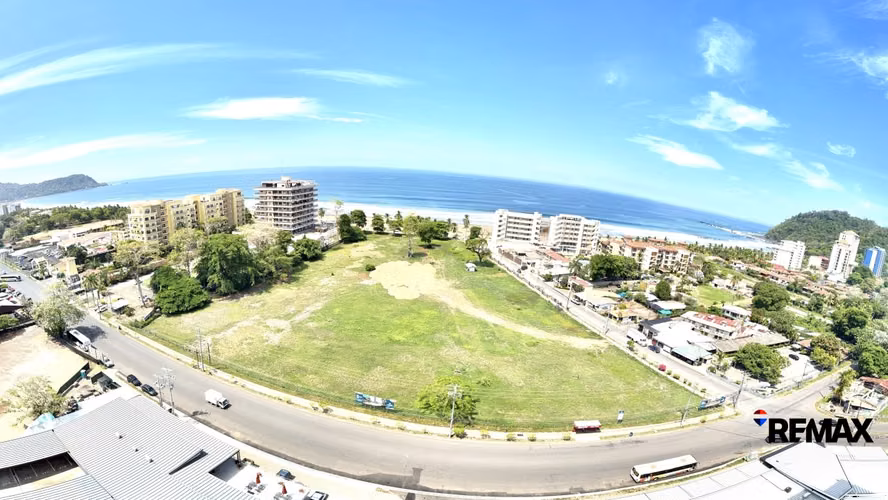 Venta de Condo-Condo Premium con Vista al Océano en Playa Jacó