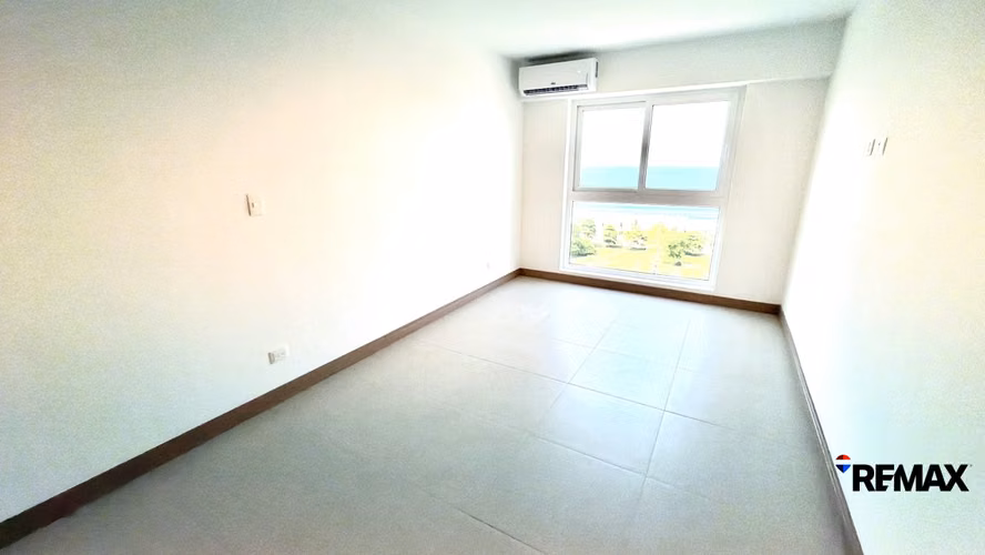 Venta de Condo-Condo Premium con Vista al Océano en Playa Jacó