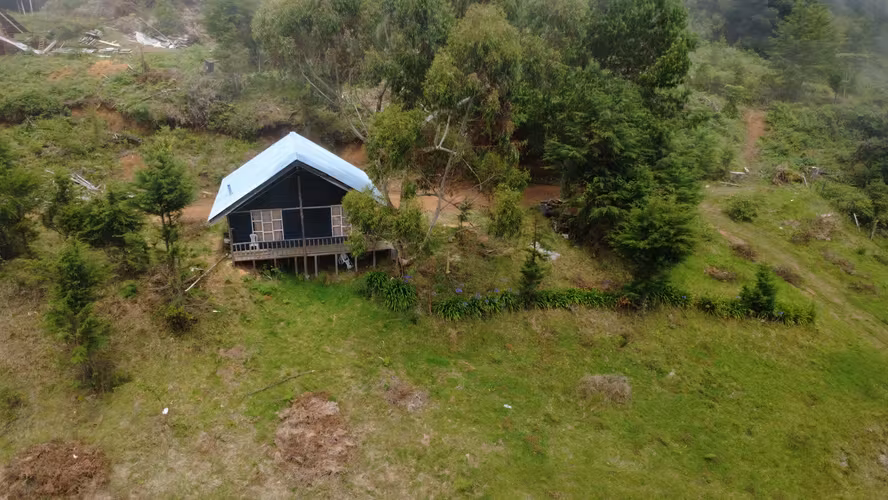 Casa tipo Cabaña y terreno Jardin de Dota Se Vende JLBR