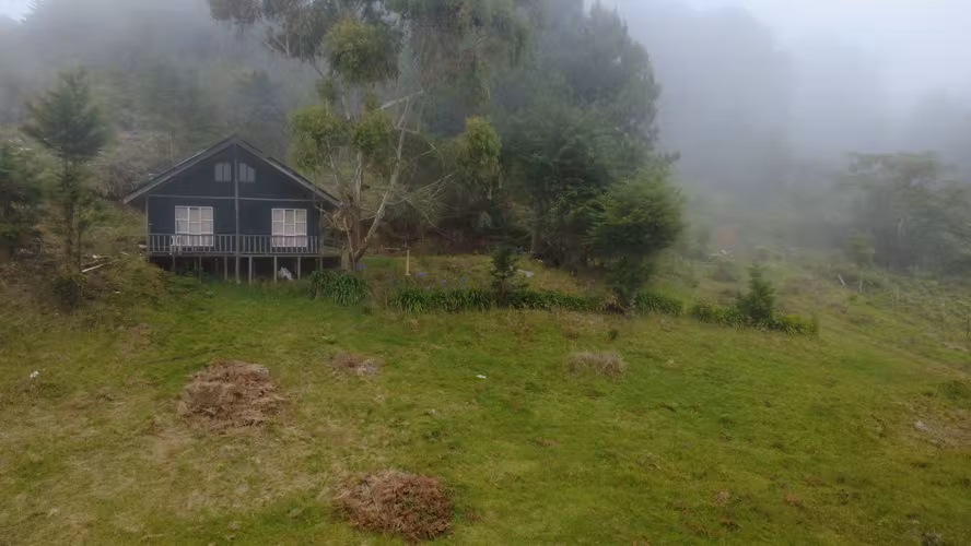 Casa tipo Cabaña y terreno Jardin de Dota Se Vende JLBR