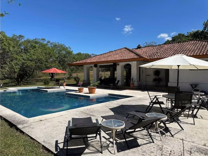 Venta de finca en Orotina con Piscina y Rancho - Imagen 2