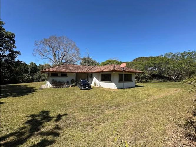 Venta de finca en Orotina con Piscina y Rancho - Imagen 13