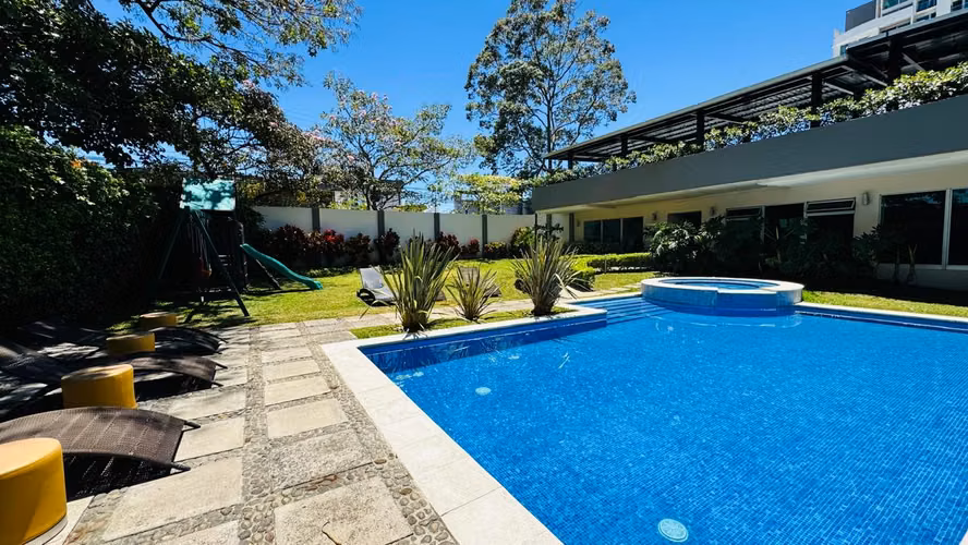 Se vende apartamento en La Uruca con amenidades - Imagen 18