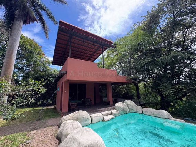 VENTA CASA RESIDENCIAL POZOS DE SANTA ANA