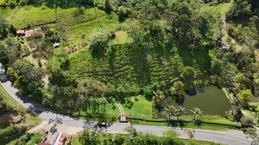  ¡FINCA ESPECTACULAR EN TURRIALBA CON LAGUNA NATURAL Y MIRADOR!  - Imagen 8