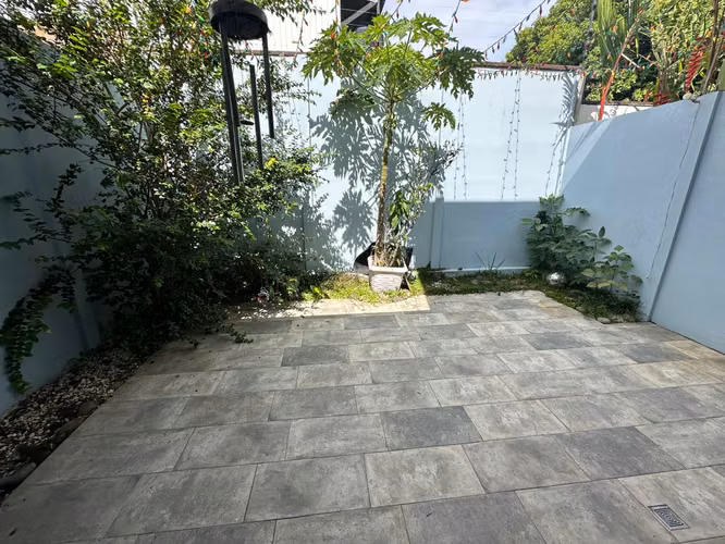 Alquiler de casa esquinera en condominio Santa Ana Hills con muebles - Imagen 7