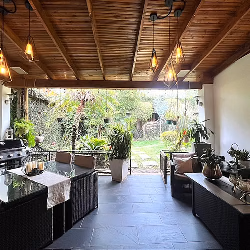 VENTA. CASA INDEPENDIENTE EN RESIDENCIAL SEGURO EN TRES RIOS, CARTAGO.