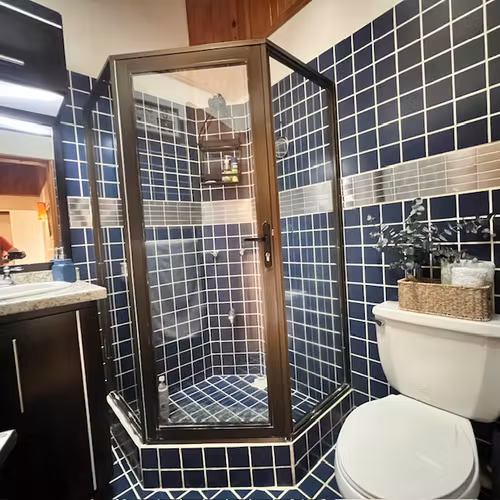 VENTA. CASA INDEPENDIENTE EN RESIDENCIAL SEGURO EN TRES RIOS, CARTAGO.