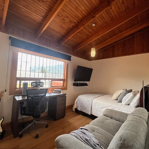 VENTA. CASA INDEPENDIENTE EN RESIDENCIAL SEGURO EN TRES RIOS, CARTAGO.