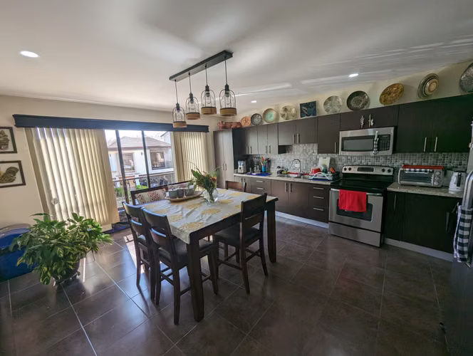 Francosta Exquisita casa con amplios espacios y excelentes acabados