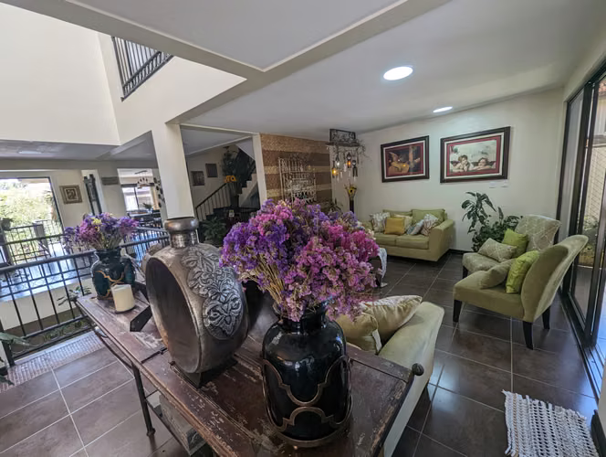 Francosta Exquisita casa con amplios espacios y excelentes acabados