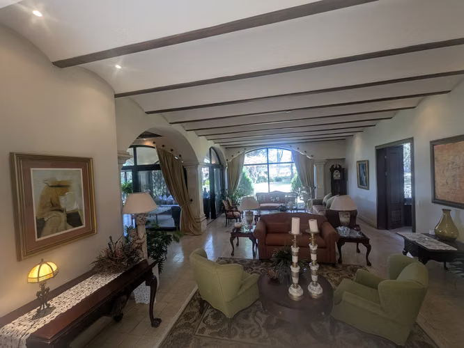 Heredia Exquisita casa en condominio con 4 recámaras y acabados de lujo.