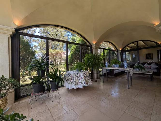 Heredia Exquisita casa en condominio con 4 recámaras y acabados de lujo.