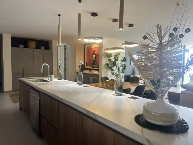 Alquiler  en condominio, Jaboncillo, Escazú-Espectacular Vista y muebles lujosos y nuevos - Imagen 5