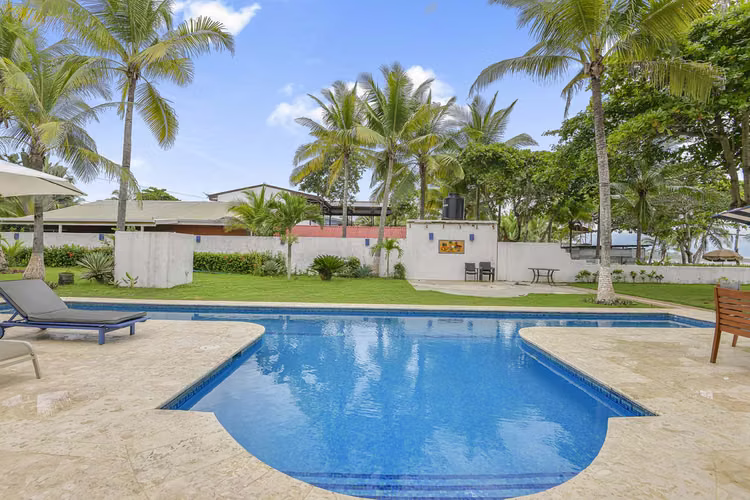 Casa Frente al Mar con Piscina Privada en Playa Tivives | Vista Espectacular + Airbnb Ready