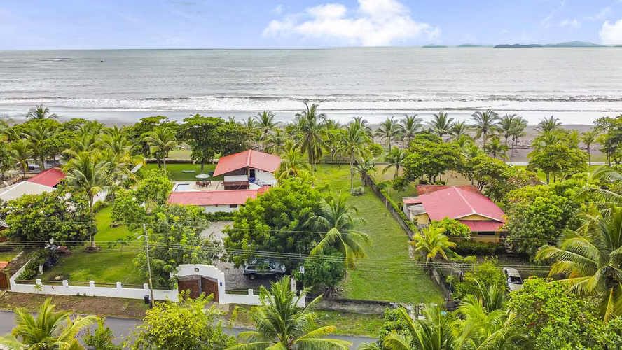 Casa Frente al Mar con Piscina Privada en Playa Tivives | Vista Espectacular + Airbnb Ready