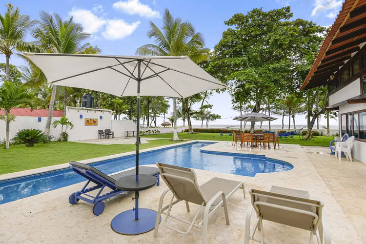 Casa Frente al Mar con Piscina Privada en Playa Tivives | Vista Espectacular + Airbnb Ready