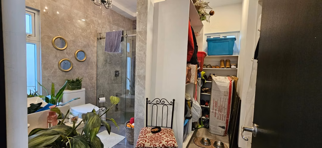 OPORTUNIDAD ACOGEDORA CASA EN CONDOMINIO EN 1ER PISO EN SANTA ANA/3 HABITACIONES