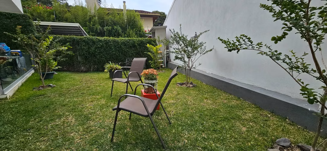 OPORTUNIDAD ACOGEDORA CASA EN CONDOMINIO EN 1ER PISO EN SANTA ANA/3 HABITACIONES