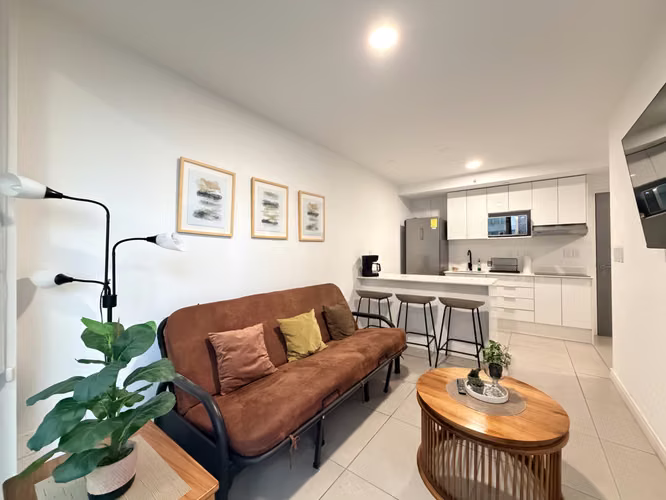 SE ALQUILA APARTAMENTO DE DOS HABITACIONES AMUEBLADO EN SKY GARDEN CON PARQUEO - Imagen 6