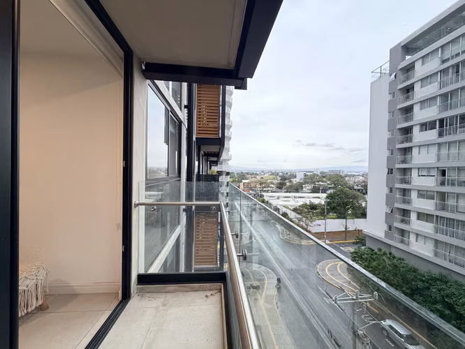 SE ALQUILA APARTAMENTO DE DOS HABITACIONES AMUEBLADO EN SKY GARDEN CON PARQUEO - Imagen 16