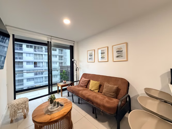 SE ALQUILA APARTAMENTO DE DOS HABITACIONES AMUEBLADO EN SKY GARDEN CON PARQUEO - Imagen 4