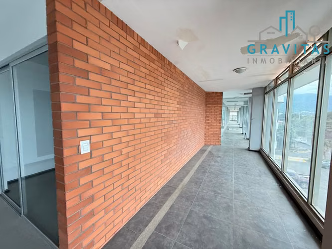 Edificio en alquiler y venta en en Pozos, Santa Ana (2000 m2) ID 1783