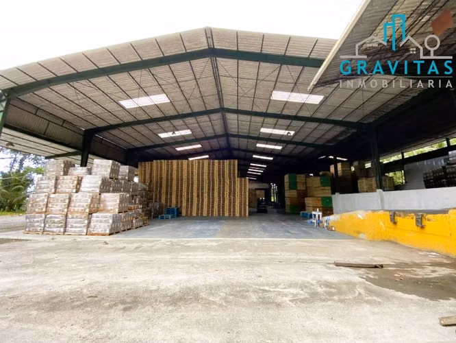 Bodega en venta en Limón, para industria o almacenaje ID 1037