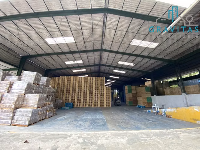 Bodega en venta en Limón, para industria o almacenaje ID 1037