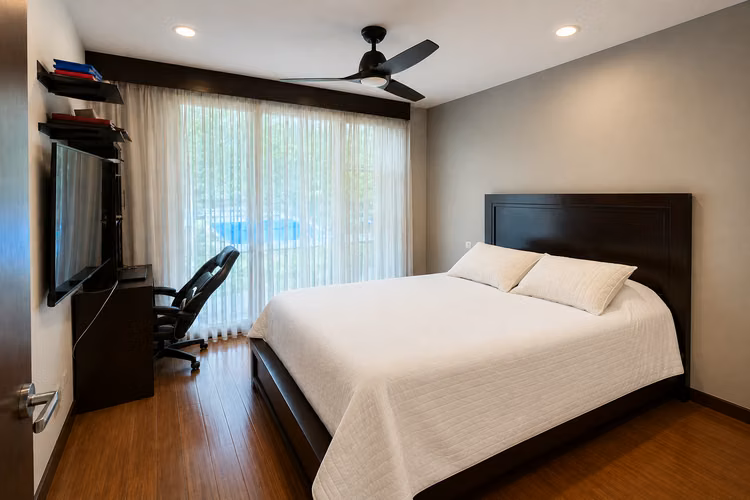Casa en Venta en Santa Ana | Jardín Privado | 3 Niveles | Cerca de Ruta 27 y Forum